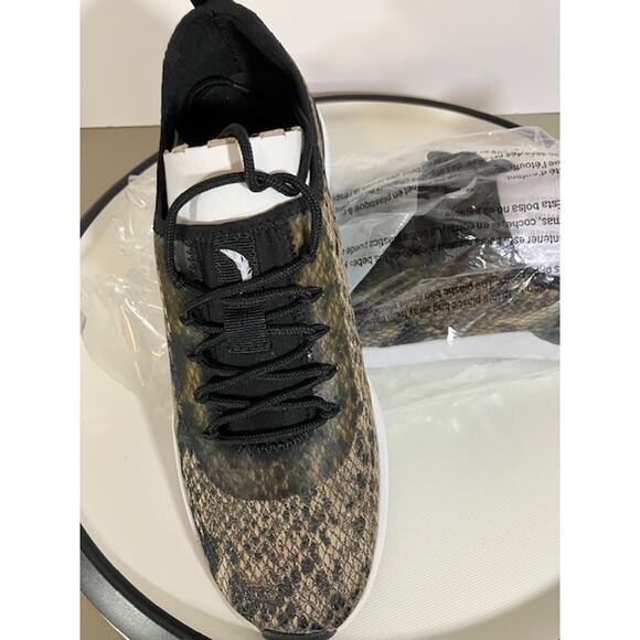 NEW Jessica Simpson JA-FARAHH Women Walking Shoes Python Fabric Sz 8M - Picture 5 of 9